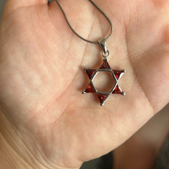 Red Jewish star necklace - Picture 4 of 5